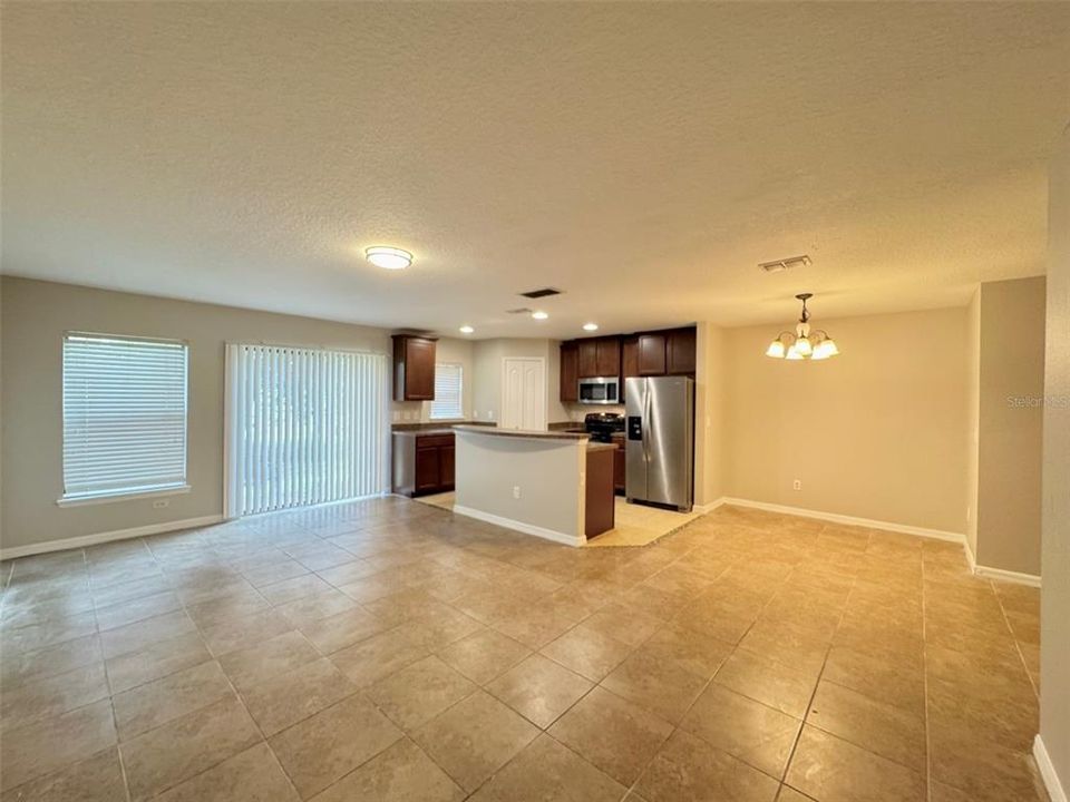 For Rent: $1,995 (3 beds, 2 baths, 1549 Square Feet)