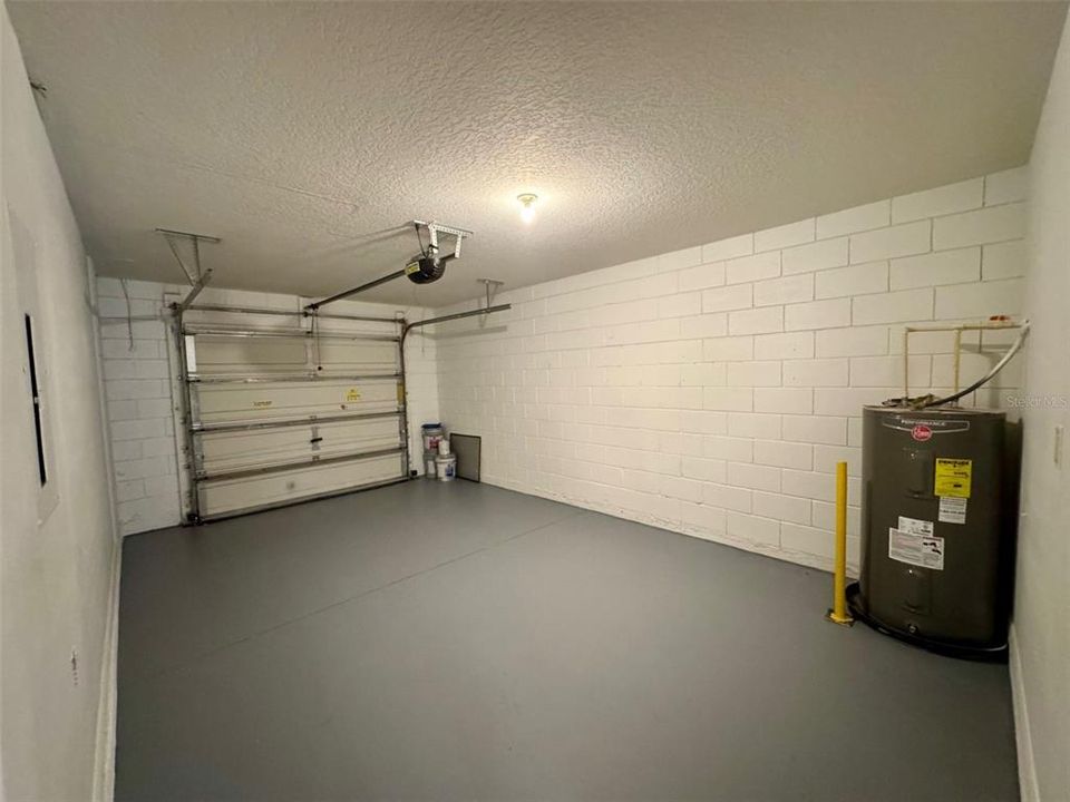 For Rent: $1,995 (3 beds, 2 baths, 1549 Square Feet)