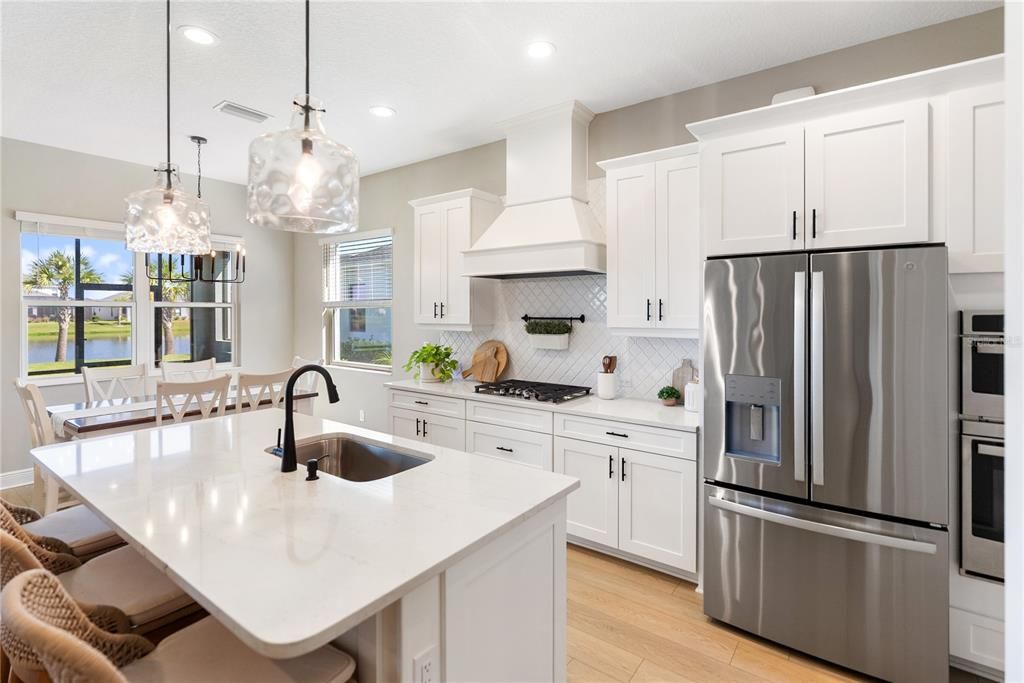 For Sale: $530,000 (3 beds, 2 baths, 1904 Square Feet)