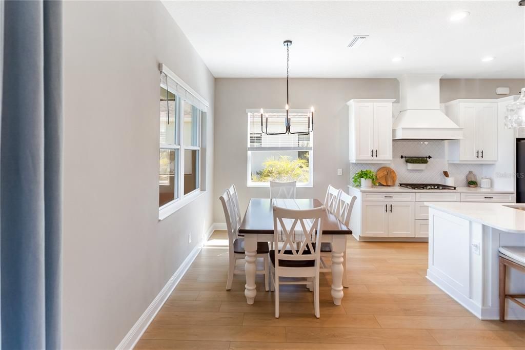 For Sale: $530,000 (3 beds, 2 baths, 1904 Square Feet)