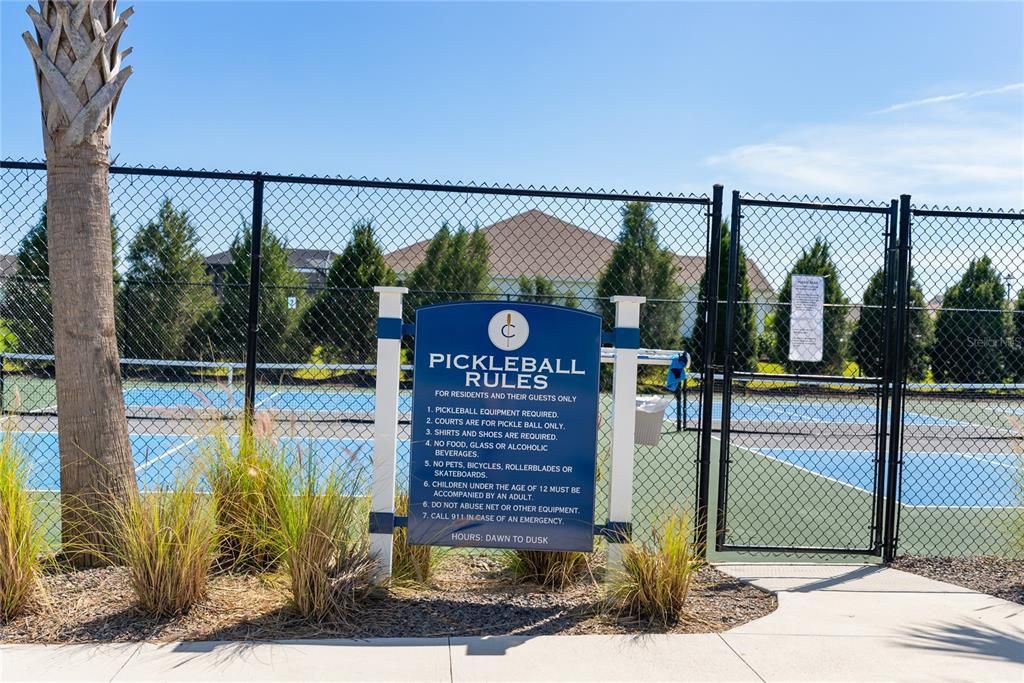 For Sale: $530,000 (3 beds, 2 baths, 1904 Square Feet)