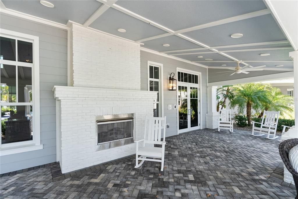 For Sale: $530,000 (3 beds, 2 baths, 1904 Square Feet)