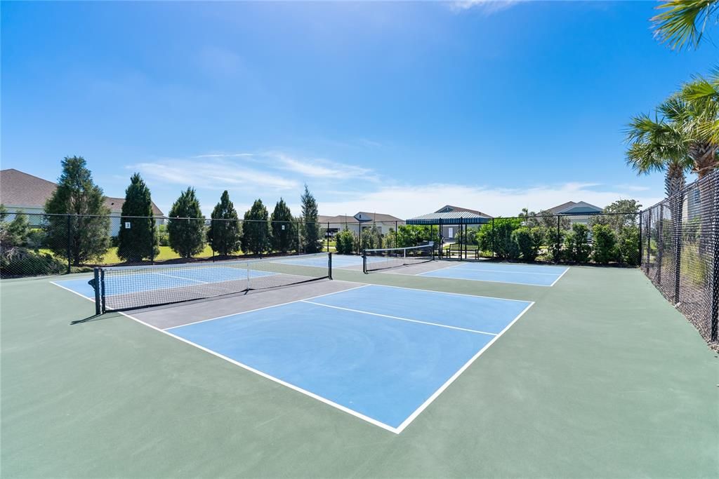 For Sale: $530,000 (3 beds, 2 baths, 1904 Square Feet)