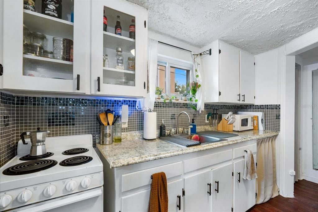 For Sale: $1,750,000 (6 beds, 4 baths, 3564 Square Feet)