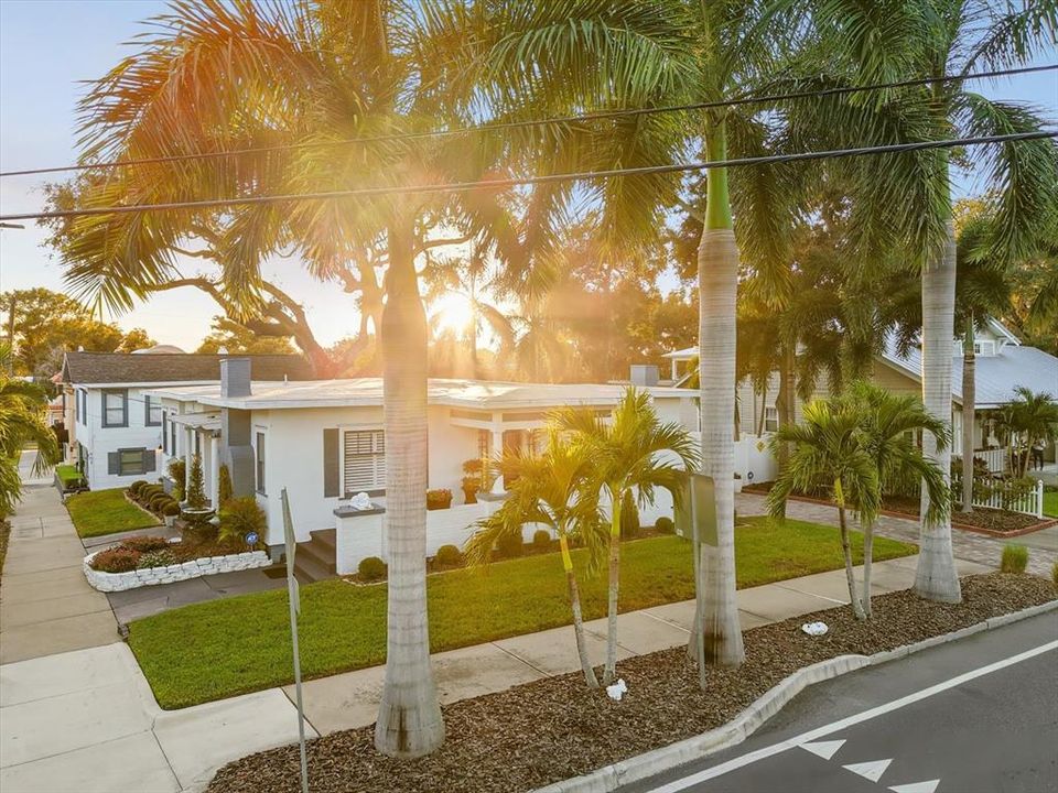 For Sale: $1,750,000 (6 beds, 4 baths, 3564 Square Feet)