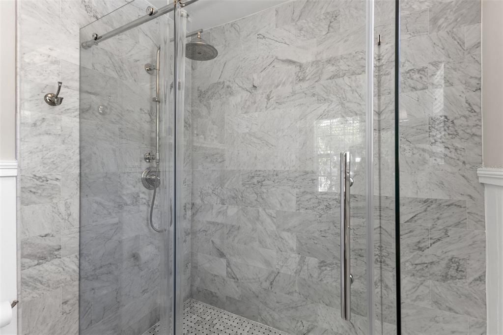 Под контрактом: $1,350,000 (6 спален, 0 ванн, 3080 Квадратных фут)