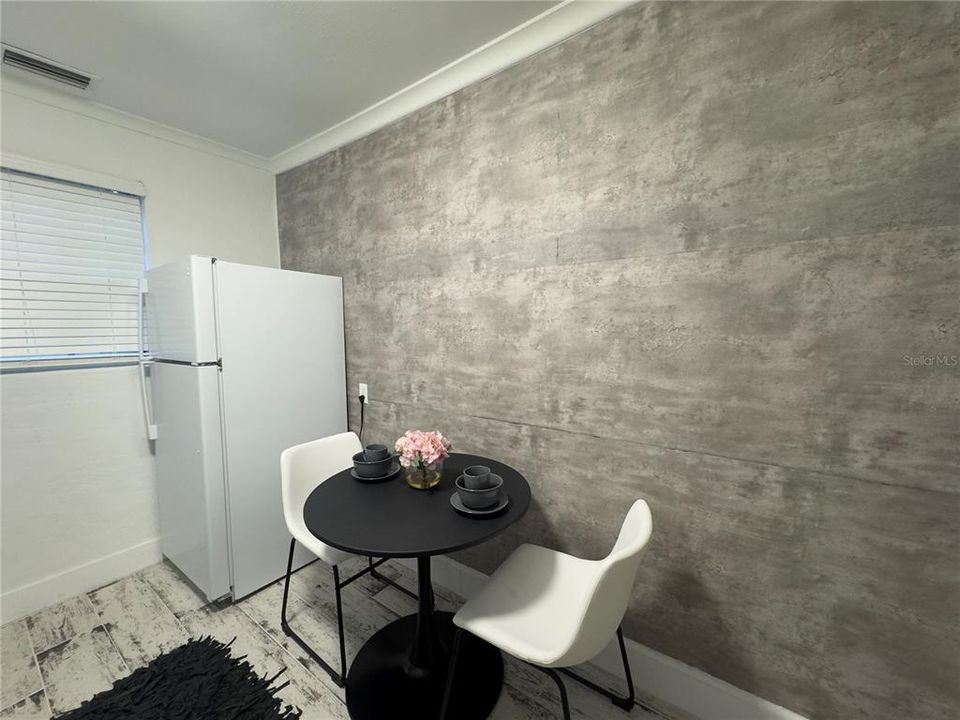 Под контрактом: $1,350,000 (6 спален, 0 ванн, 3080 Квадратных фут)