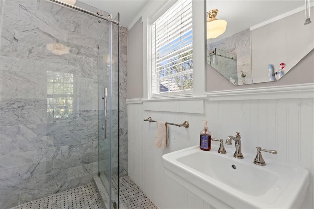 Под контрактом: $1,350,000 (6 спален, 0 ванн, 3080 Квадратных фут)