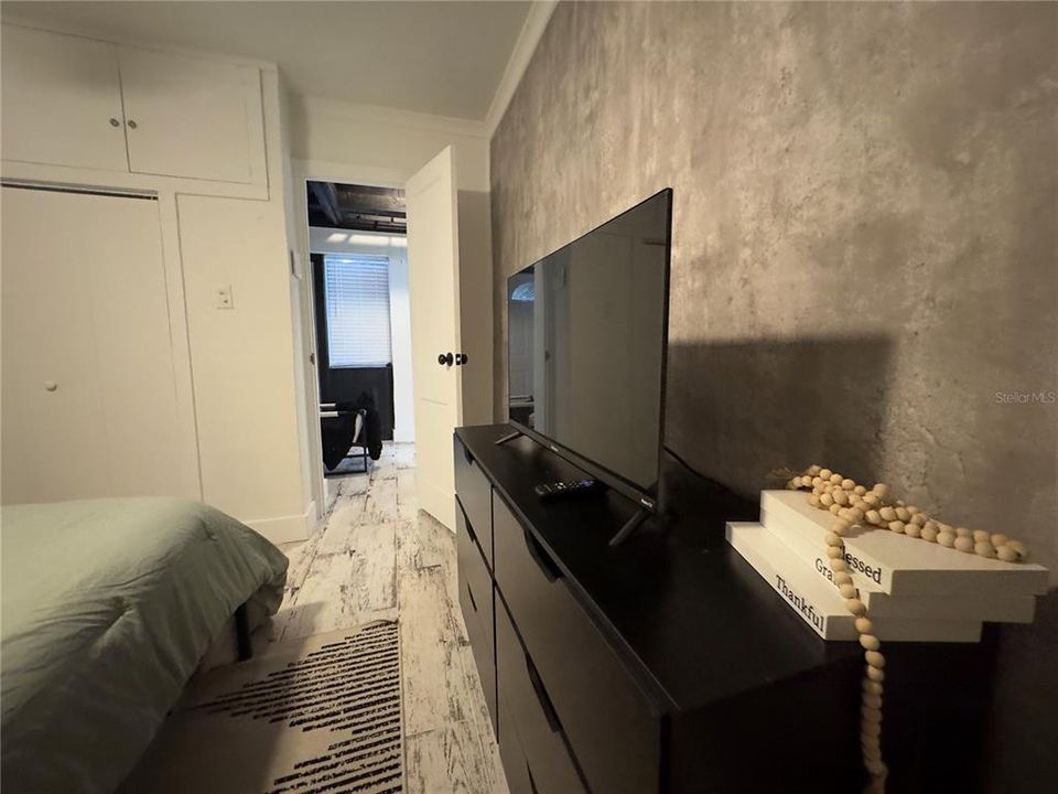 Под контрактом: $1,350,000 (6 спален, 0 ванн, 3080 Квадратных фут)