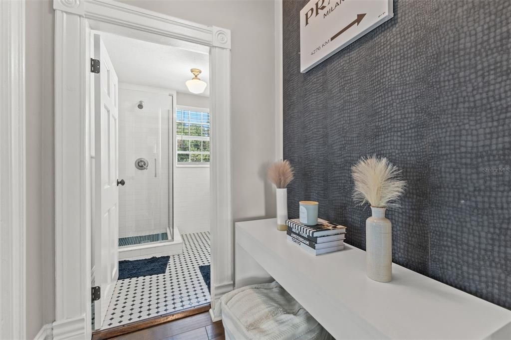 Под контрактом: $1,350,000 (6 спален, 0 ванн, 3080 Квадратных фут)