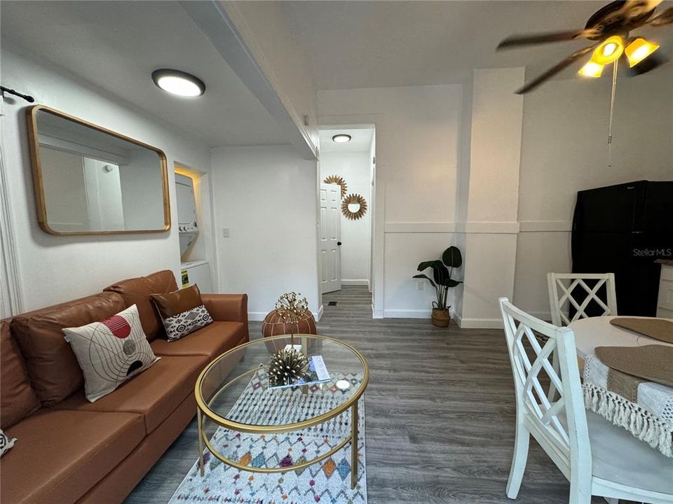 Под контрактом: $1,350,000 (6 спален, 0 ванн, 3080 Квадратных фут)