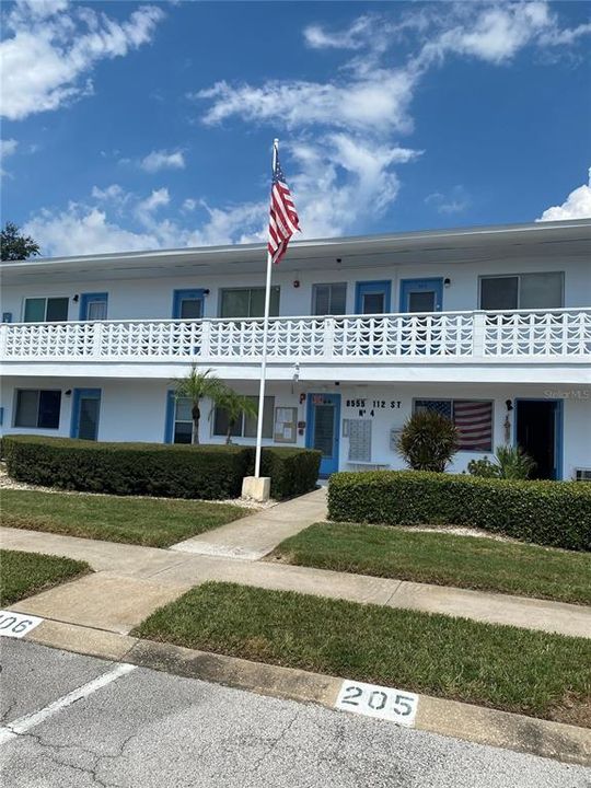 For Sale: $89,500 (2 beds, 1 baths, 874 Square Feet)