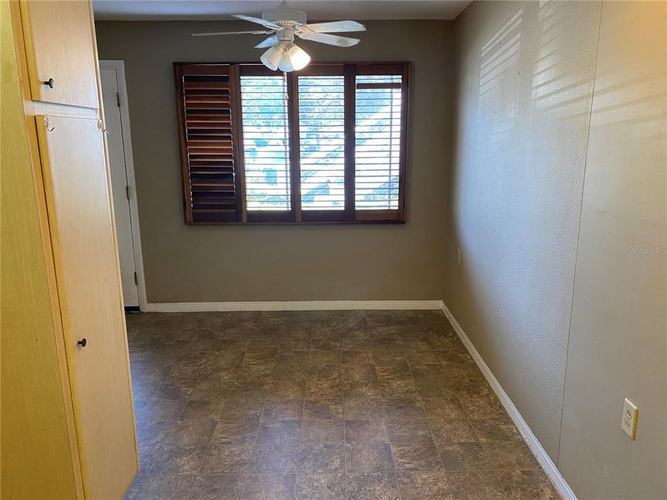 For Sale: $89,500 (2 beds, 1 baths, 874 Square Feet)