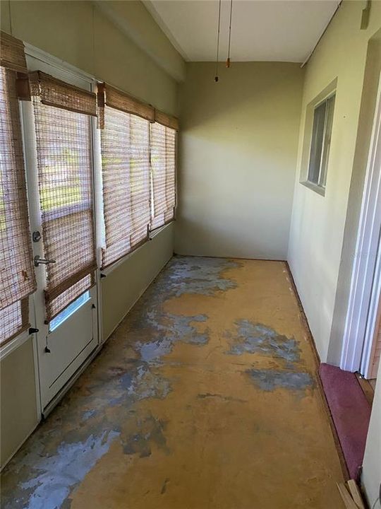 For Sale: $89,500 (2 beds, 1 baths, 874 Square Feet)