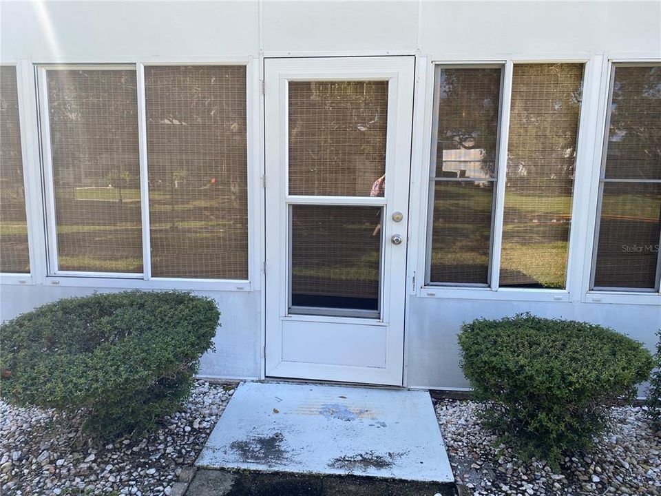 For Sale: $89,500 (2 beds, 1 baths, 874 Square Feet)