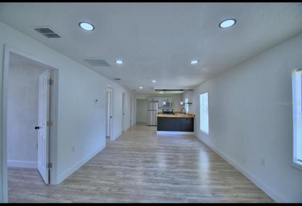 For Sale: $240,000 (3 beds, 2 baths, 1300 Square Feet)