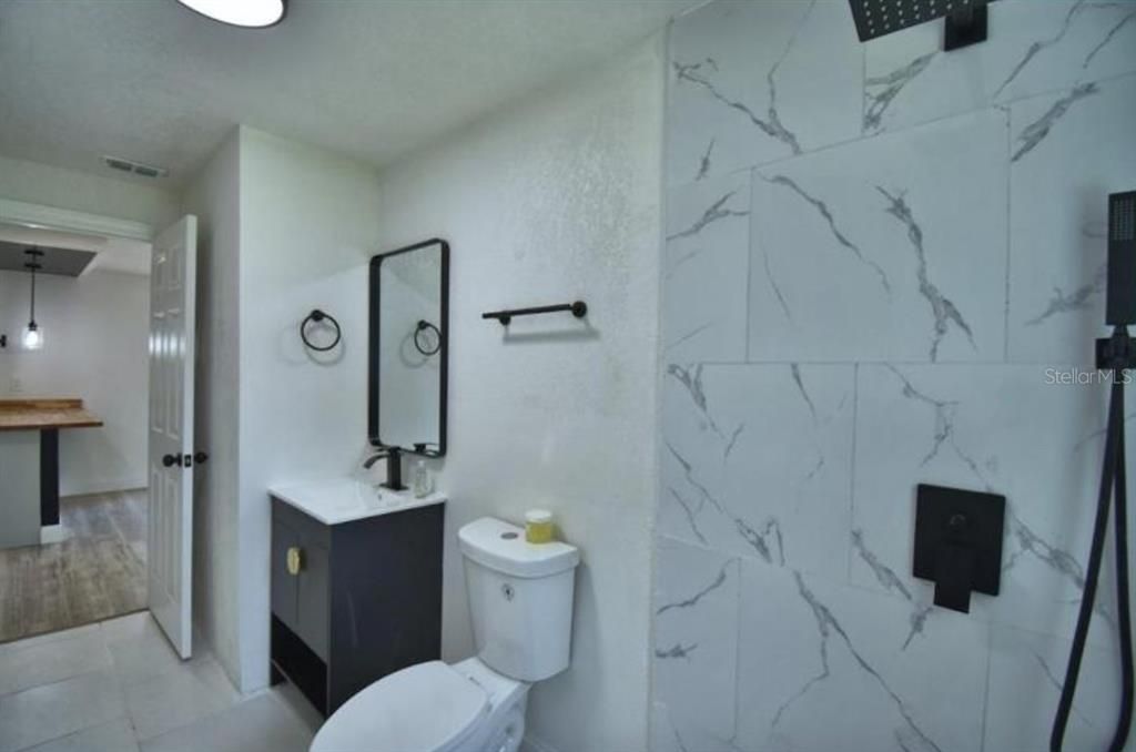 For Sale: $240,000 (3 beds, 2 baths, 1300 Square Feet)