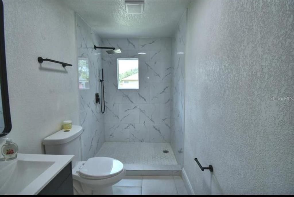 For Sale: $240,000 (3 beds, 2 baths, 1300 Square Feet)