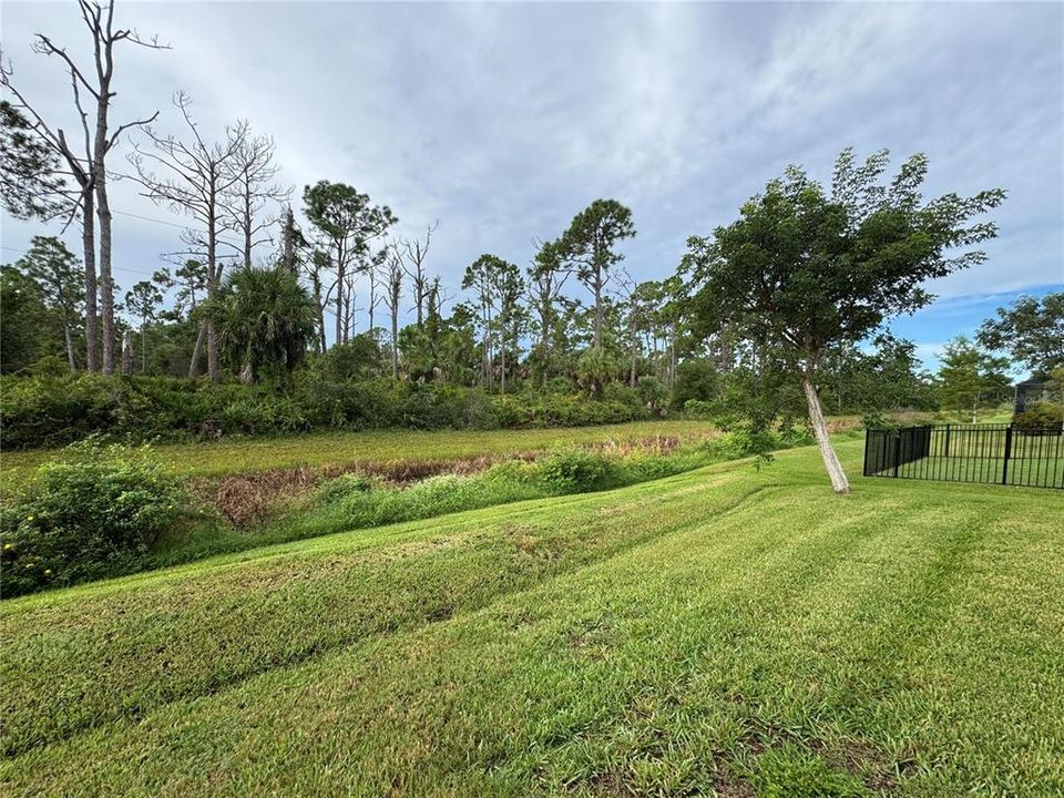 For Rent: $2,095 (3 beds, 2 baths, 1713 Square Feet)