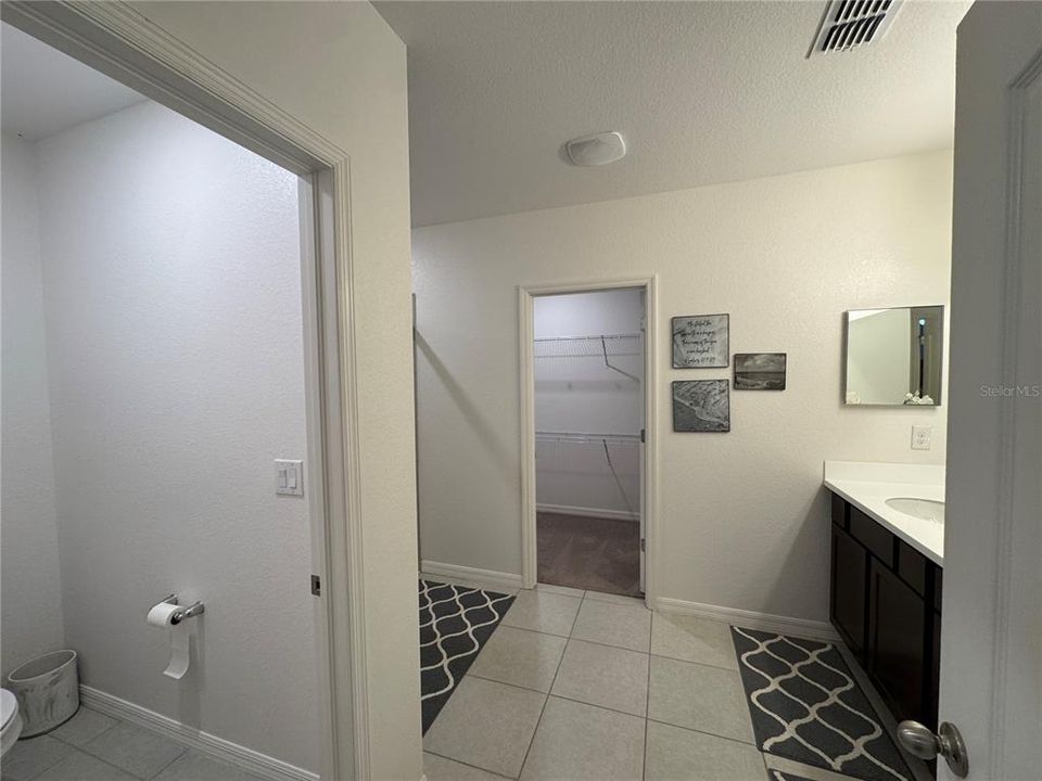 For Rent: $2,095 (3 beds, 2 baths, 1713 Square Feet)