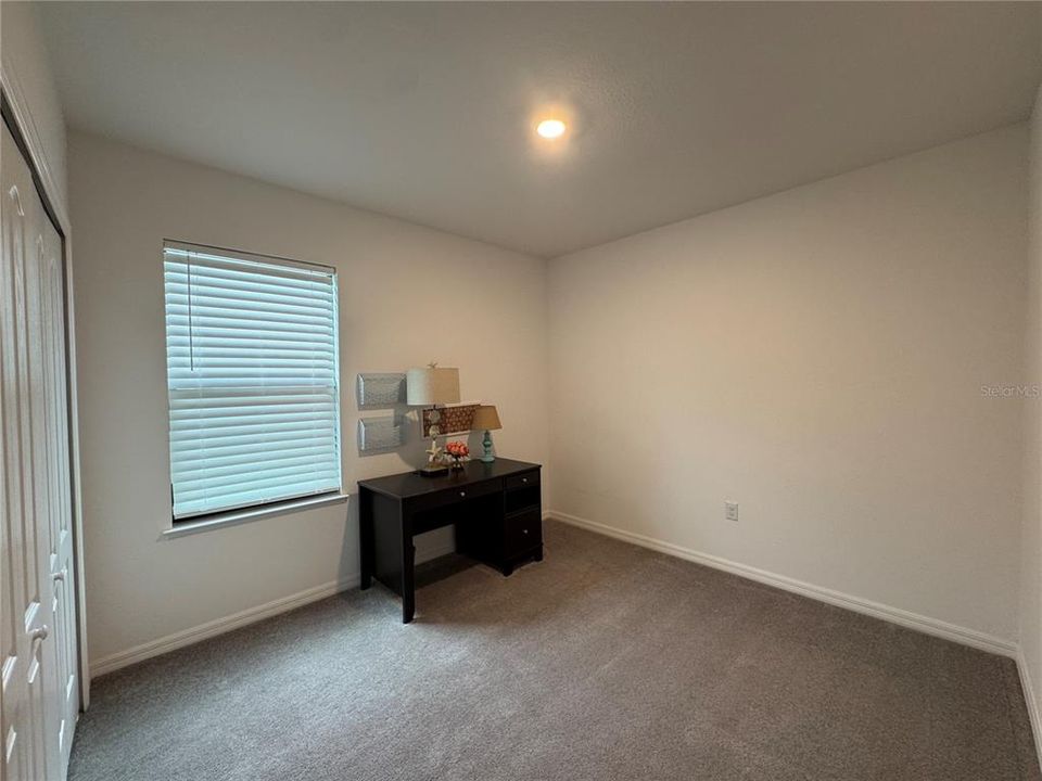 For Rent: $2,095 (3 beds, 2 baths, 1713 Square Feet)