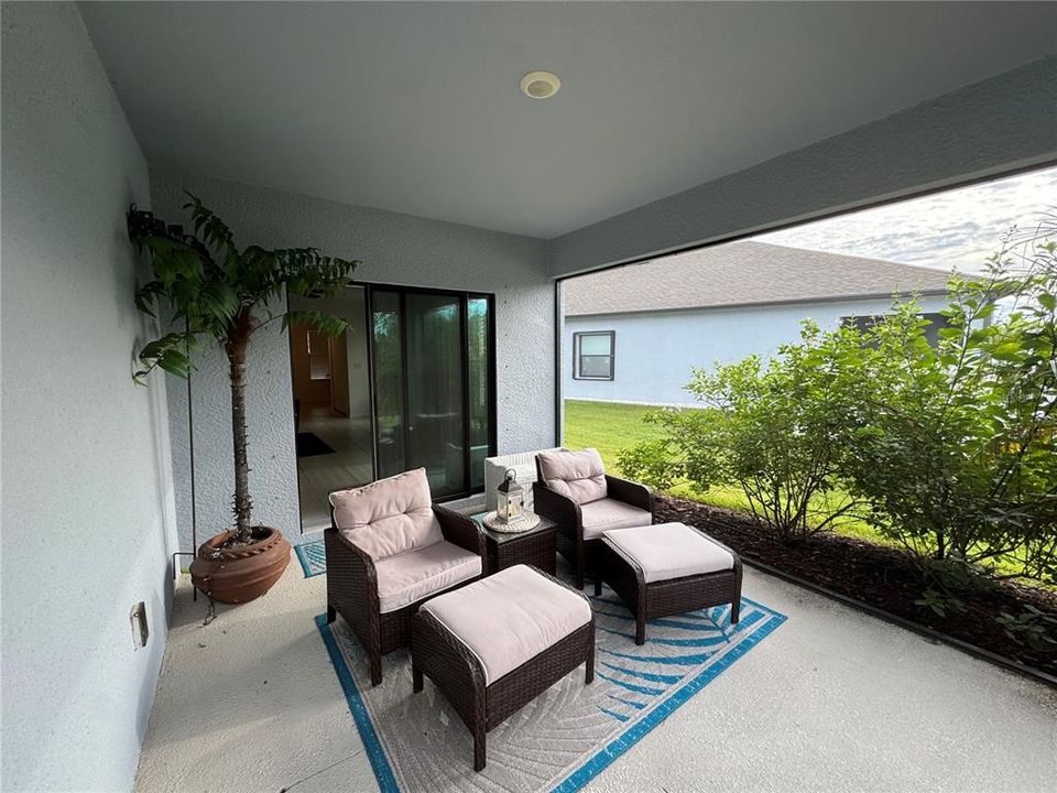 For Rent: $2,095 (3 beds, 2 baths, 1713 Square Feet)