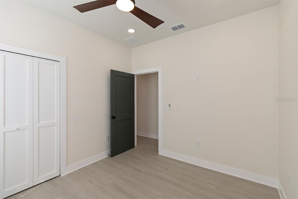 Active With Contract: $399,400 (3 beds, 2 baths, 1592 Square Feet)