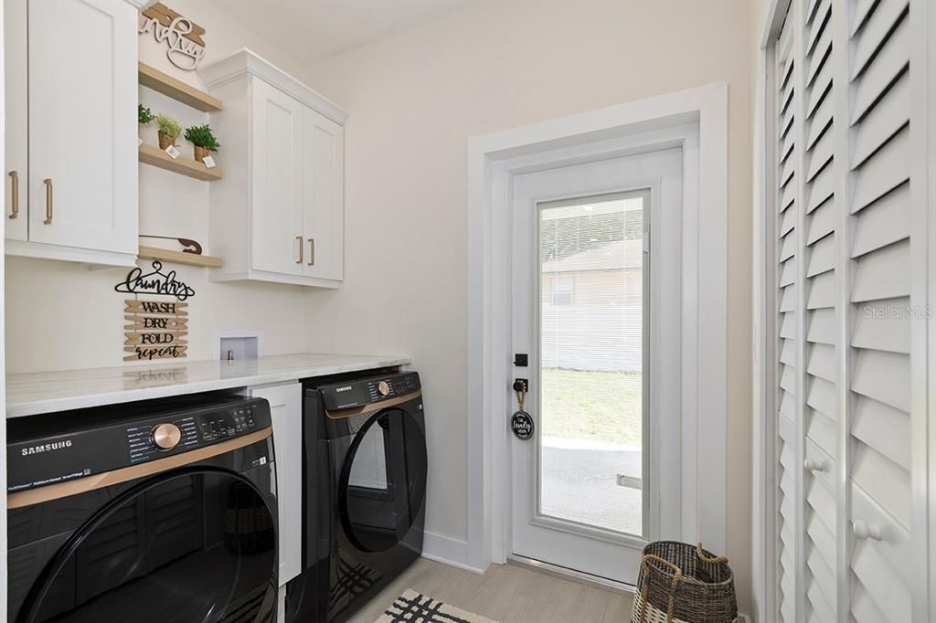 Active With Contract: $399,400 (3 beds, 2 baths, 1592 Square Feet)