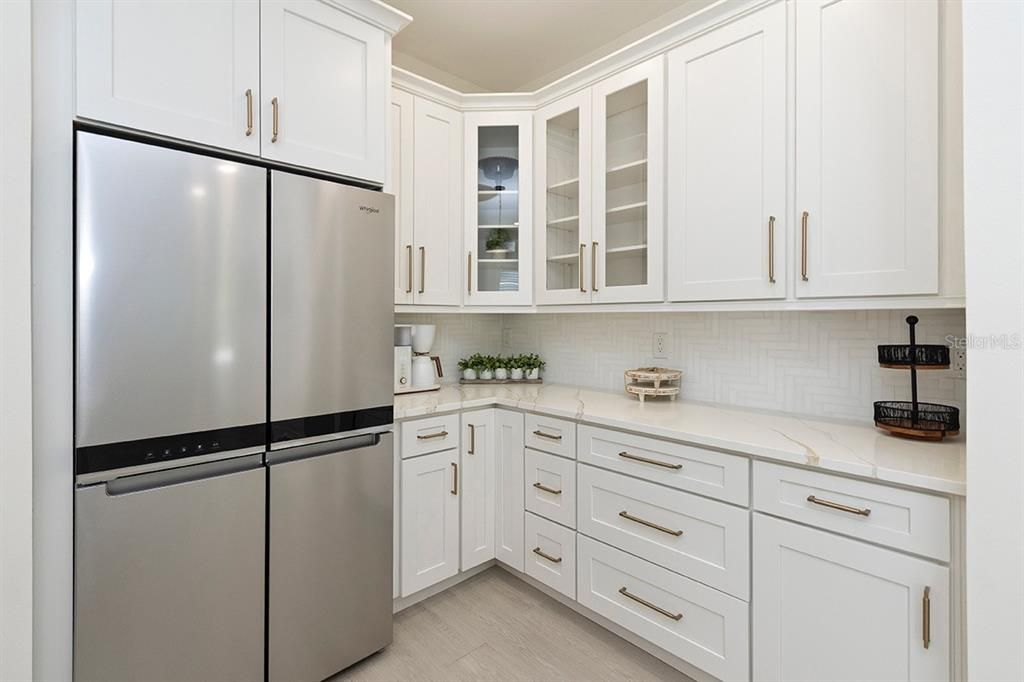 Active With Contract: $399,400 (3 beds, 2 baths, 1592 Square Feet)