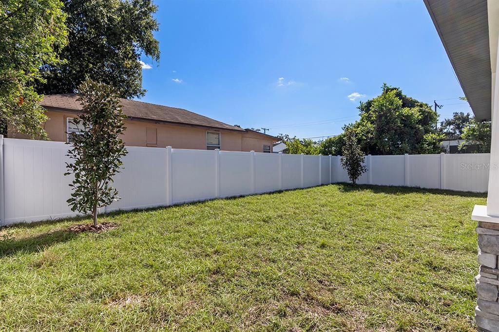 Active With Contract: $399,400 (3 beds, 2 baths, 1592 Square Feet)