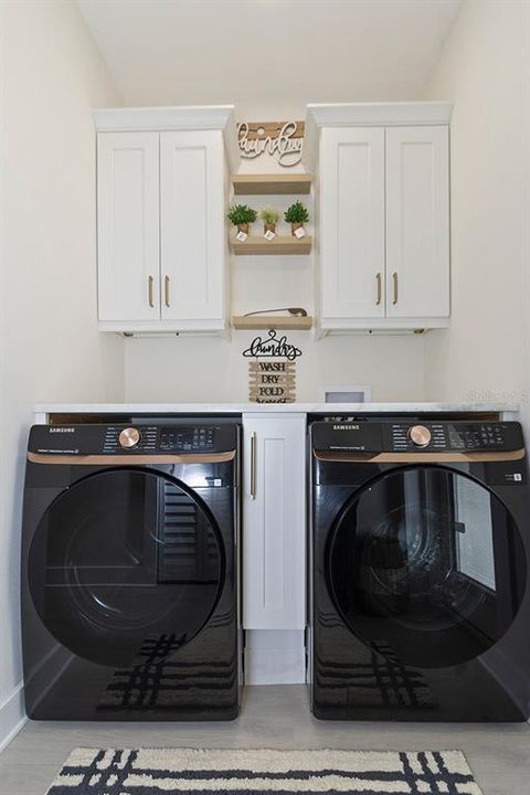 Active With Contract: $399,400 (3 beds, 2 baths, 1592 Square Feet)