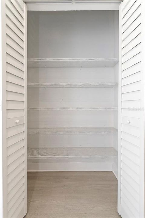 Active With Contract: $399,400 (3 beds, 2 baths, 1592 Square Feet)