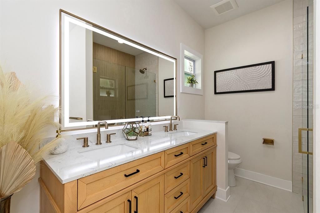 Active With Contract: $399,400 (3 beds, 2 baths, 1592 Square Feet)