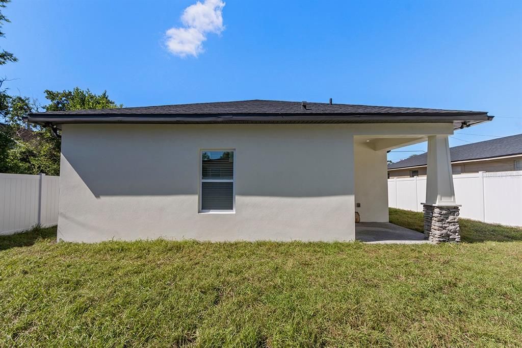 Active With Contract: $399,400 (3 beds, 2 baths, 1592 Square Feet)