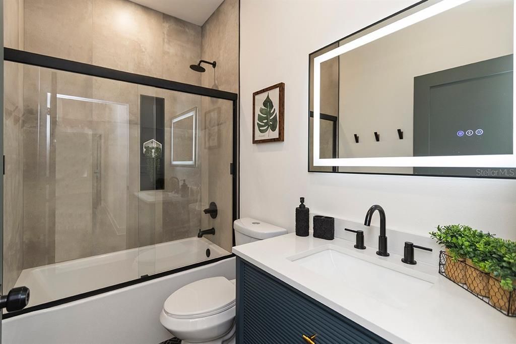 Active With Contract: $399,400 (3 beds, 2 baths, 1592 Square Feet)