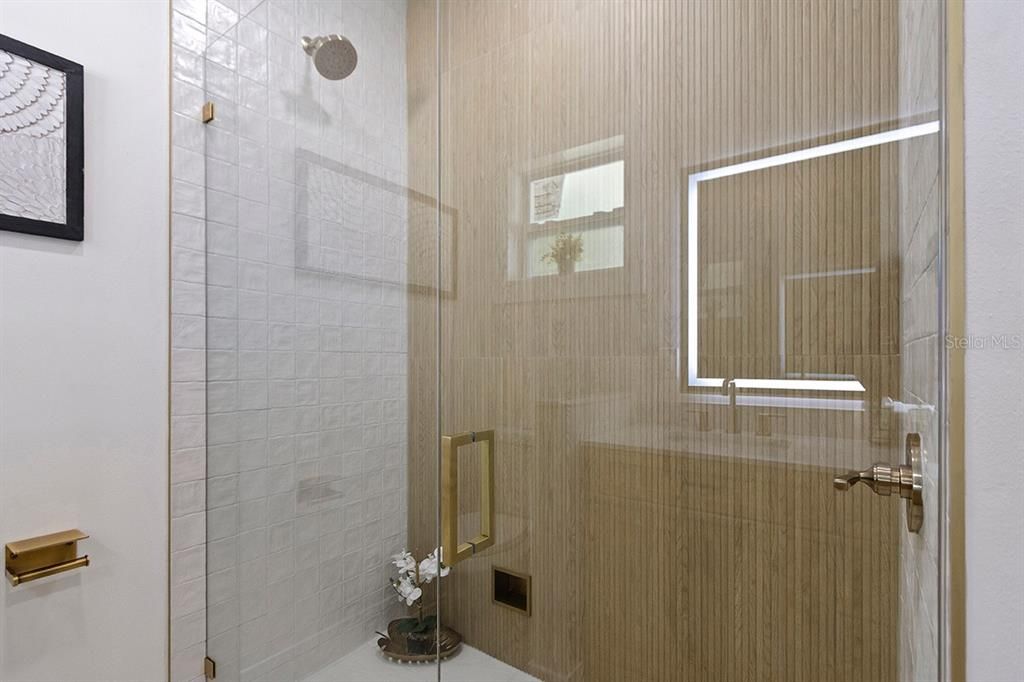 Active With Contract: $399,400 (3 beds, 2 baths, 1592 Square Feet)