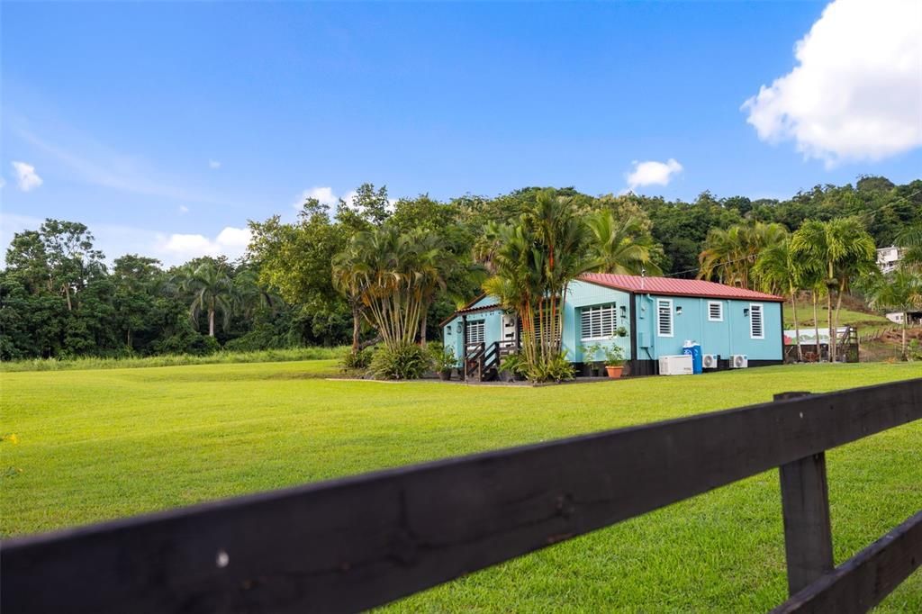 For Sale: $385,000 (3 beds, 2 baths, 966 Square Feet)