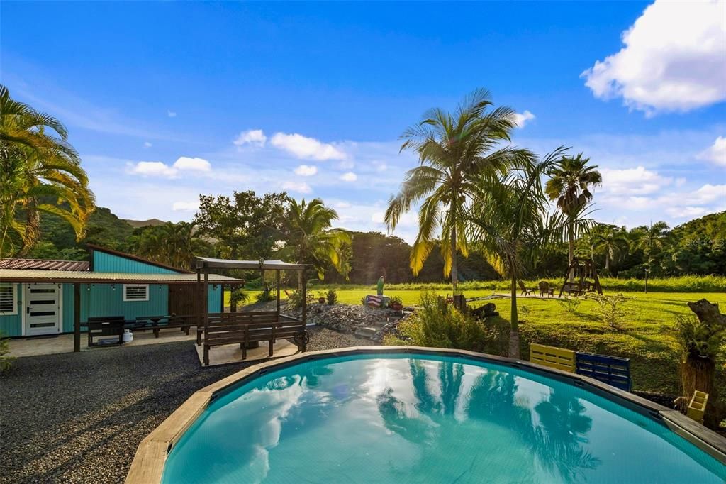 For Sale: $385,000 (3 beds, 2 baths, 966 Square Feet)