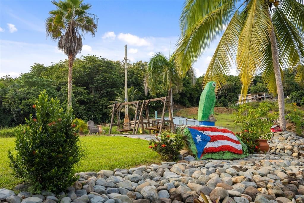 For Sale: $385,000 (3 beds, 2 baths, 966 Square Feet)