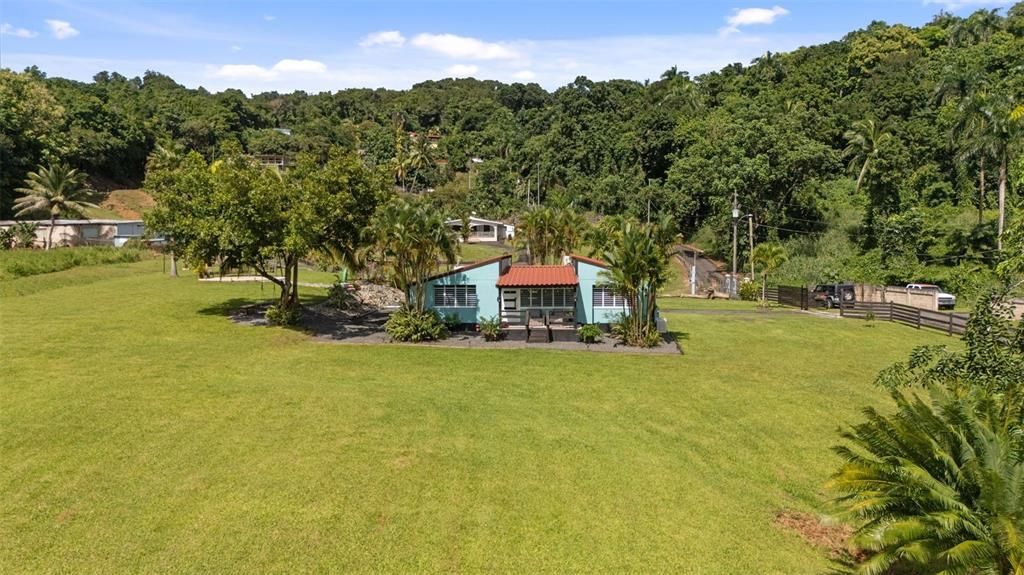 For Sale: $385,000 (3 beds, 2 baths, 966 Square Feet)