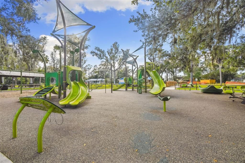 For Sale: $269,000 (2 beds, 1 baths, 1360 Square Feet)