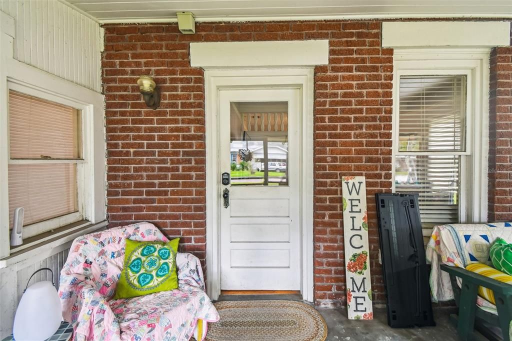 For Sale: $269,000 (2 beds, 1 baths, 1360 Square Feet)