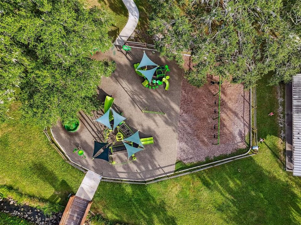 For Sale: $269,000 (2 beds, 1 baths, 1360 Square Feet)