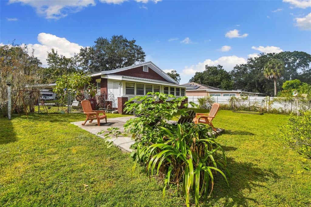 For Sale: $269,000 (2 beds, 1 baths, 1360 Square Feet)