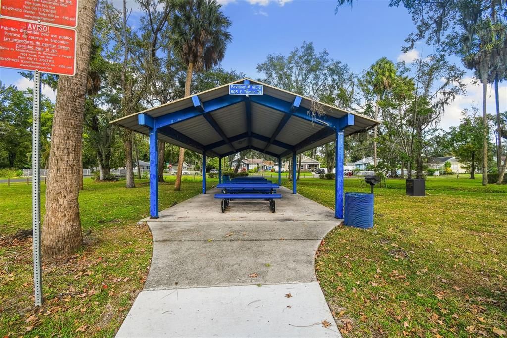 For Sale: $269,000 (2 beds, 1 baths, 1360 Square Feet)