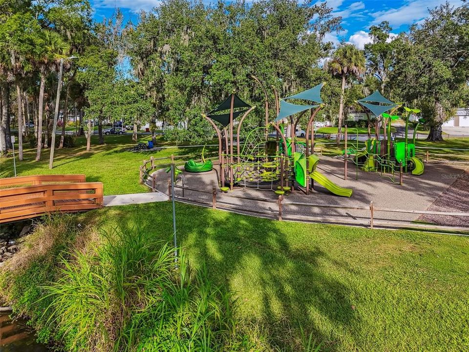 For Sale: $269,000 (2 beds, 1 baths, 1360 Square Feet)