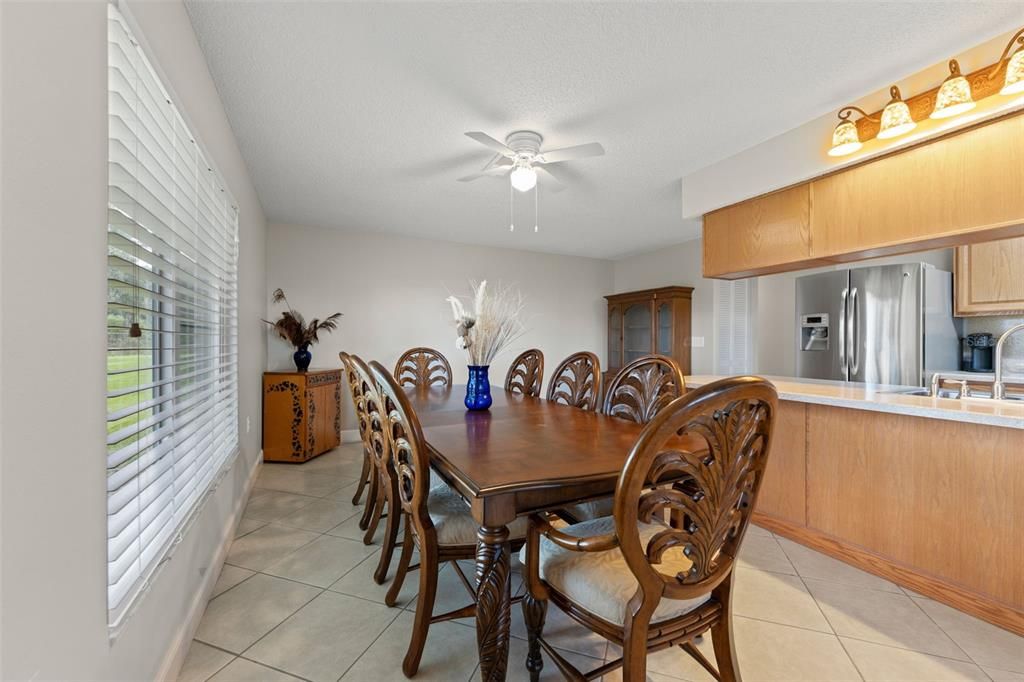 For Sale: $275,000 (2 beds, 2 baths, 1422 Square Feet)