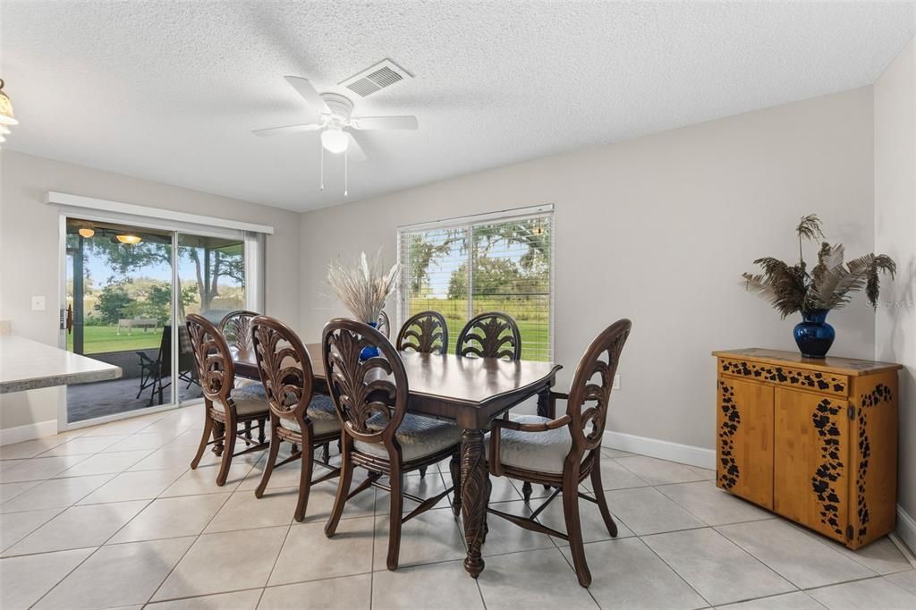 For Sale: $275,000 (2 beds, 2 baths, 1422 Square Feet)