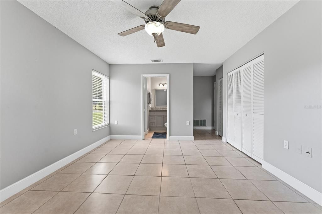 For Sale: $275,000 (2 beds, 2 baths, 1422 Square Feet)