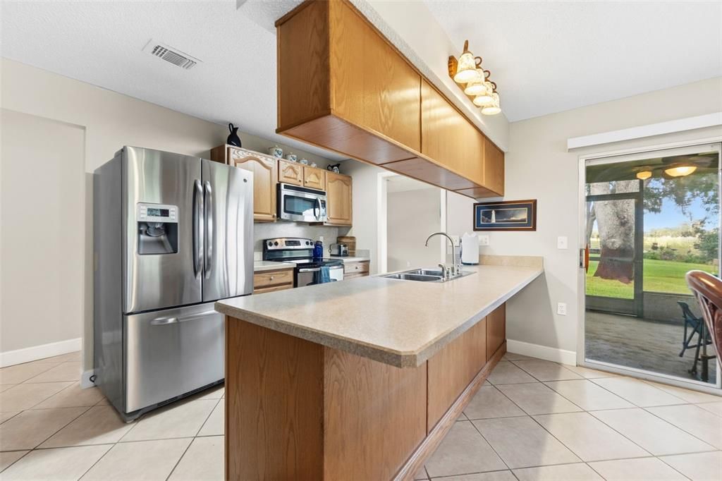 For Sale: $275,000 (2 beds, 2 baths, 1422 Square Feet)